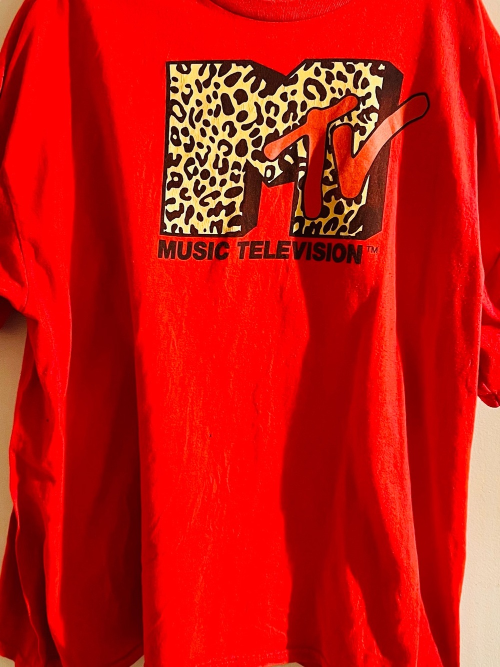 MTV Red Tee with Leopard-Print Logo XL